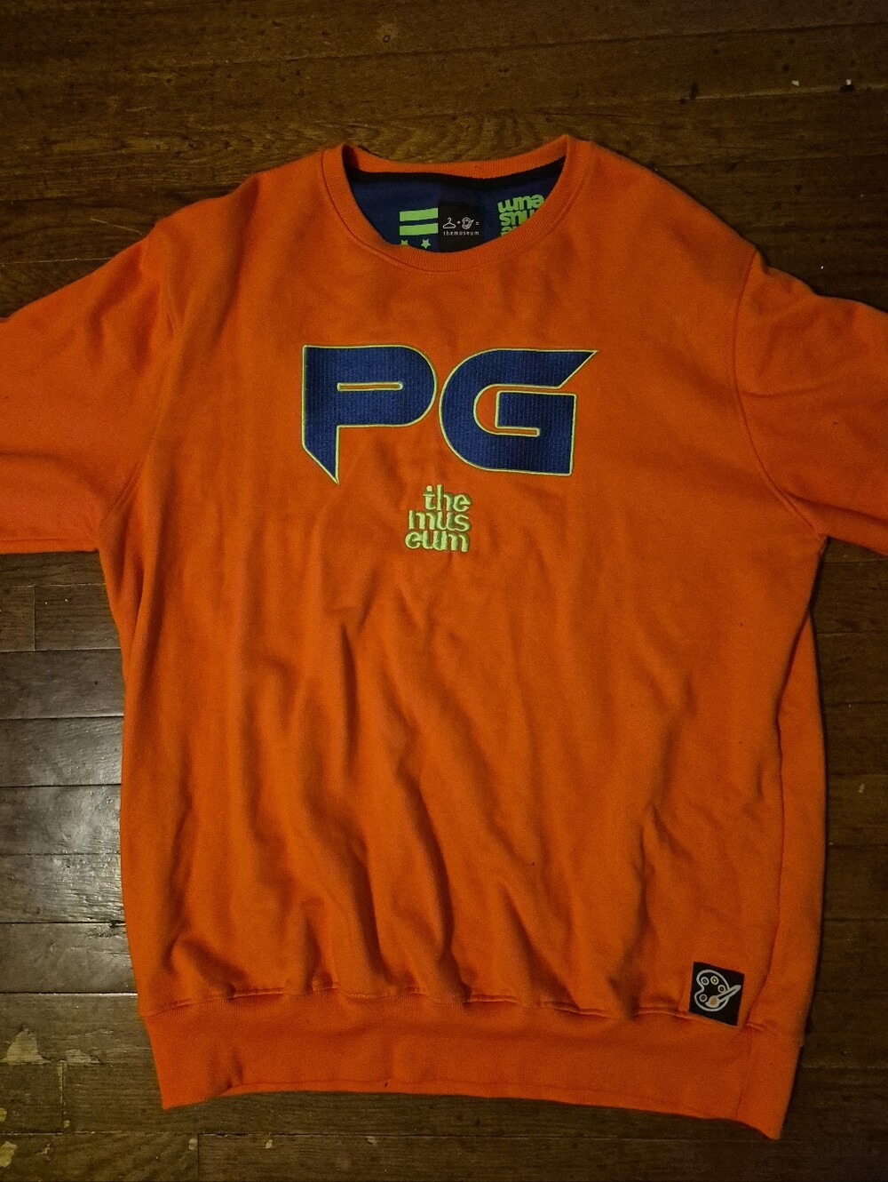 The Museum Mens Sz 2XL Orange Sweatshirt